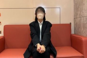 FC2-PPV-4933419 — 정장을 입은 21세 여…