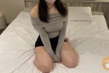 FC2-PPV-4879457 — 나는 그녀에게 그게 이…